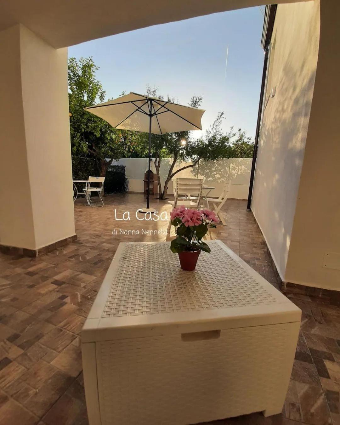 Апартаменты La Casa Di Nonna Nennella Санта-Мария-ди-Кастеллабате Экстерьер фото
